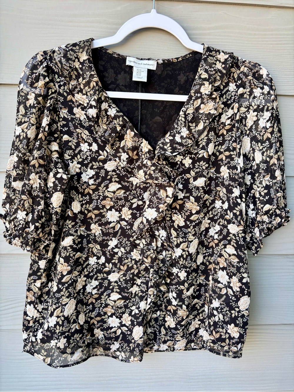 Cupcakes and Cashmere Black Floral Ruffle Puff Sleeve Blouse XS NWT